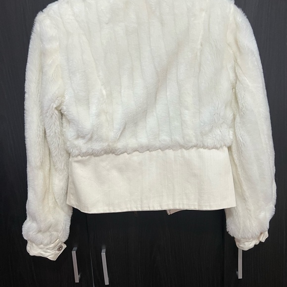 Faux Fur White Jacket - Picture 3 of 6